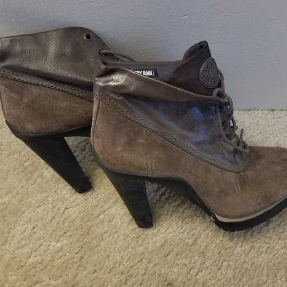 DKNY RAIN BOOTIES - Picture 2 of 5
